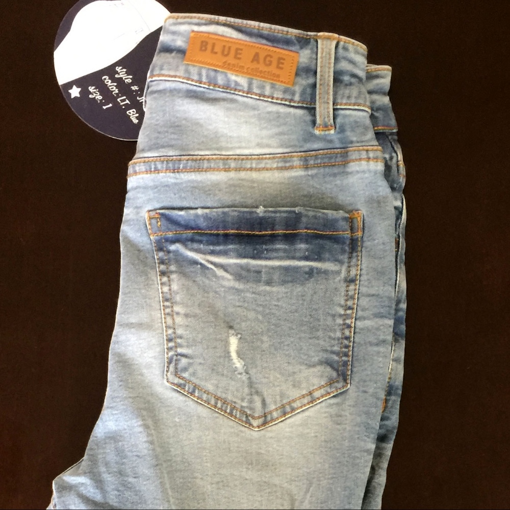👖Distressed & Stretchy Skinny Jeans 👖 - Picture 7 of 8